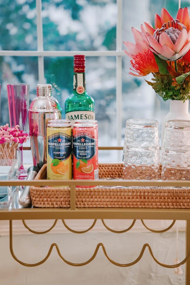 Building Photo - 519 28th St