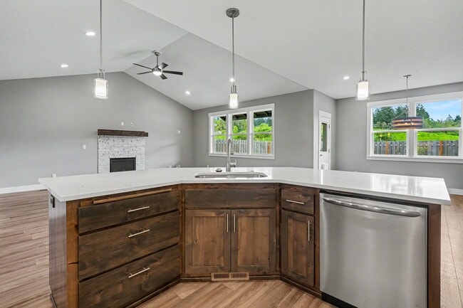 Building Photo - Fabulous 4 bed, 2 bath in Crawford Crossing - Turner, Oregon