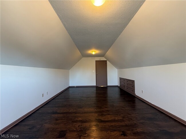 Building Photo - 9405 Bancroft Ave