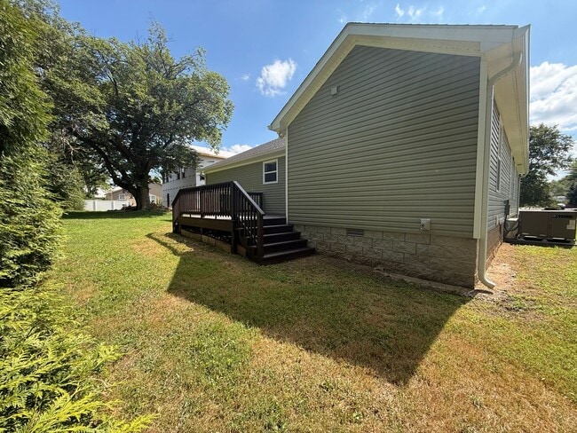 Building Photo - Absolutely Beautiful Home In Trenton Ky