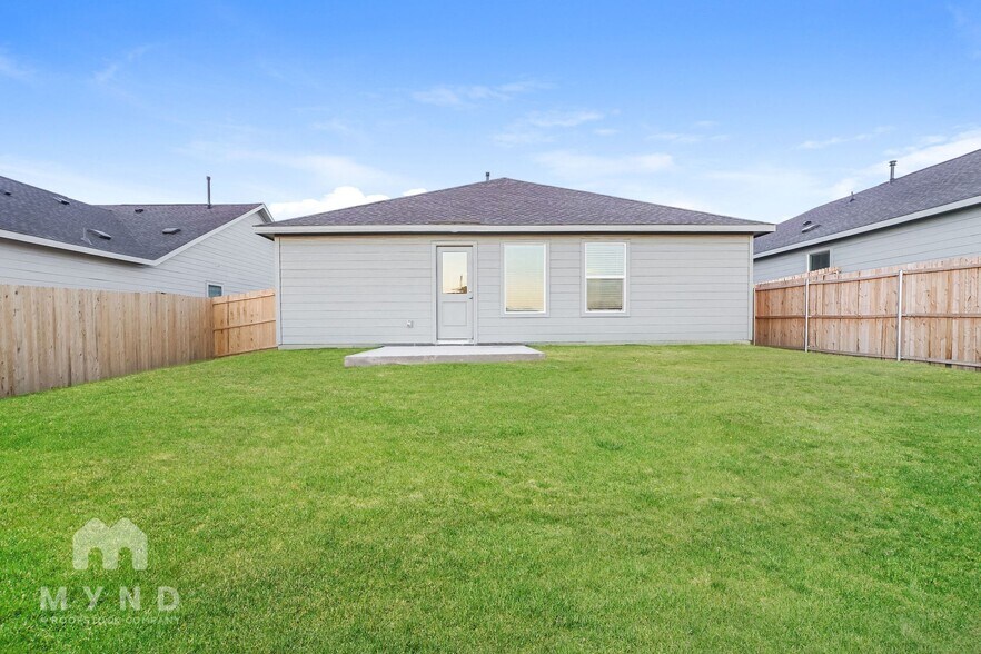 Building Photo - 2729 Ctr Crk Ln