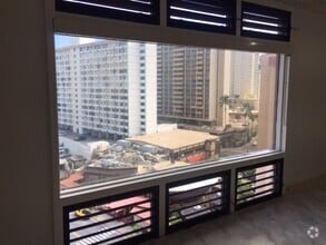 Building Photo - Well maintained 2 bedroom 1 bathroom unit ...