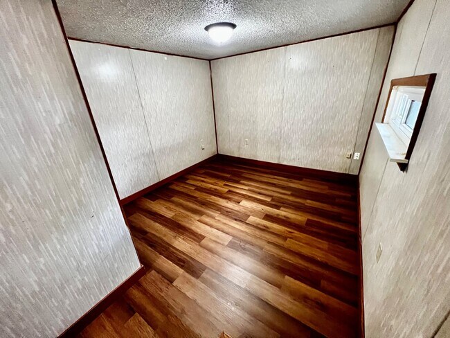 Building Photo - 2520 SW 45th St