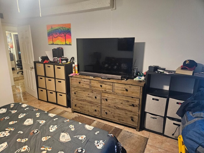 Building Photo - 3710 Inverrary Dr