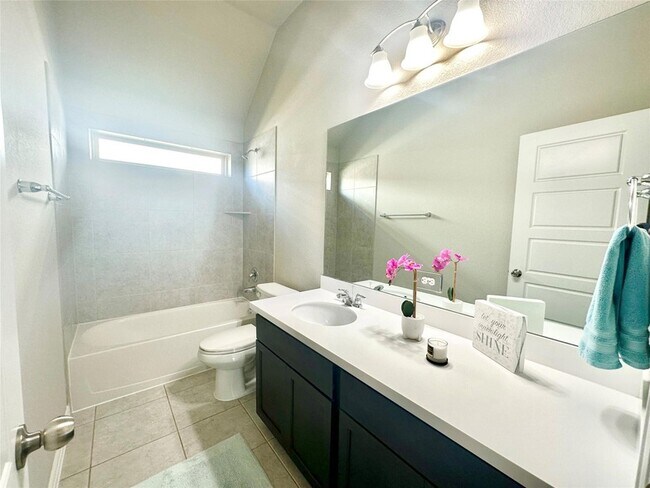 Building Photo - 1017 Hillrose Dr