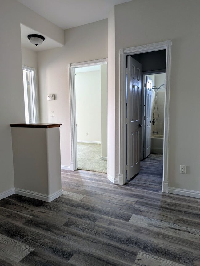 Building Photo - Santa Fe Vistas House!