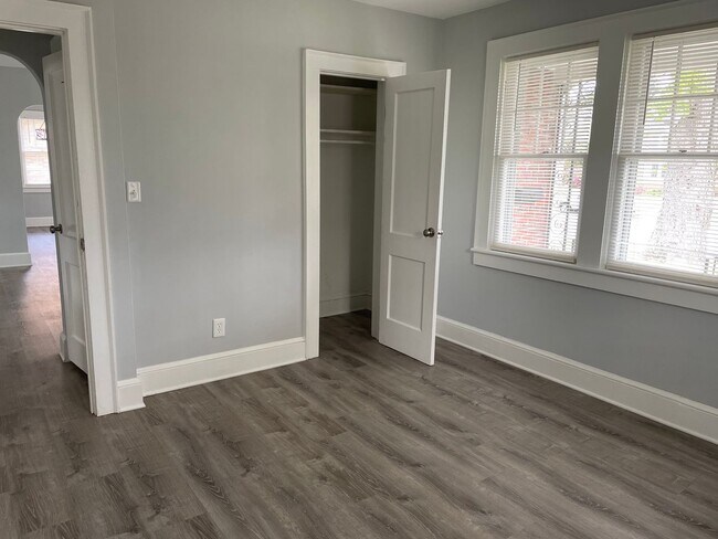 Building Photo - 127 Eggleston Ave