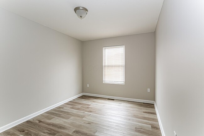 Building Photo - 34 Waterman Ave