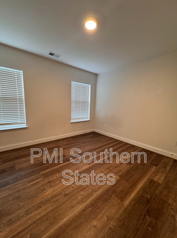 Building Photo - 407 Albus Dr