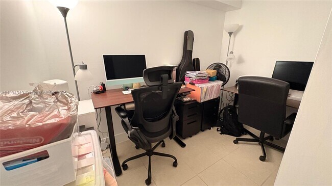 Building Photo - 206 Charter Way