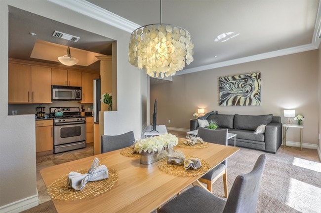 Building Photo - 260 E Flamingo Rd