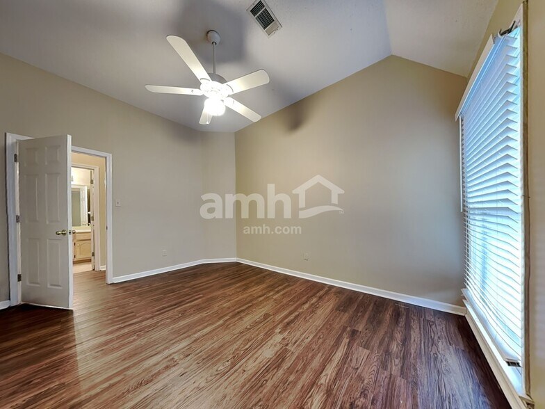 Building Photo - 1226 Sweetie Dr