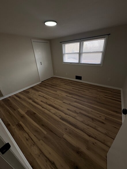 Building Photo - 26 Walnut Ct