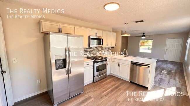 Building Photo - 436 Jennifer Ln