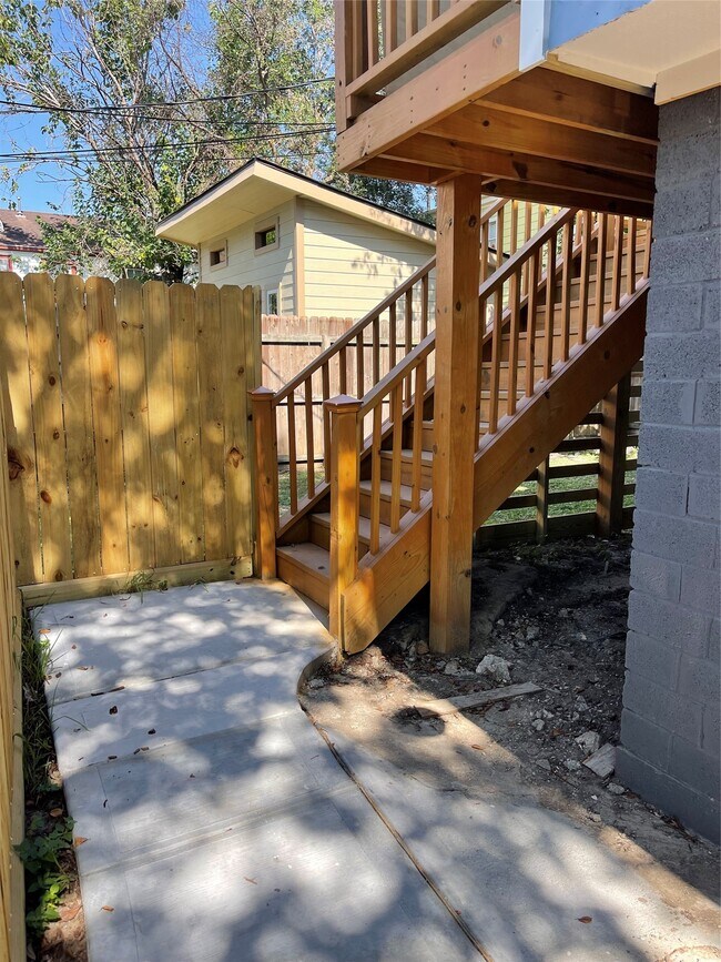 Building Photo - 1411 Godwin St