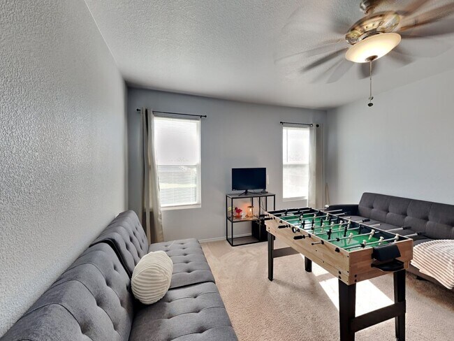 Building Photo - TERRIFIC HOME IN THE TIFFANY GARDENS ADDIT...