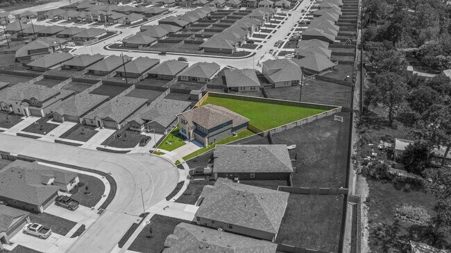 Building Photo - 16727 Hemlock Frst Ln