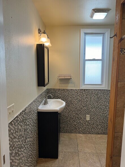 Building Photo - 2108 N 1st St