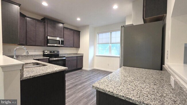 Building Photo - 115 Lexington Pl