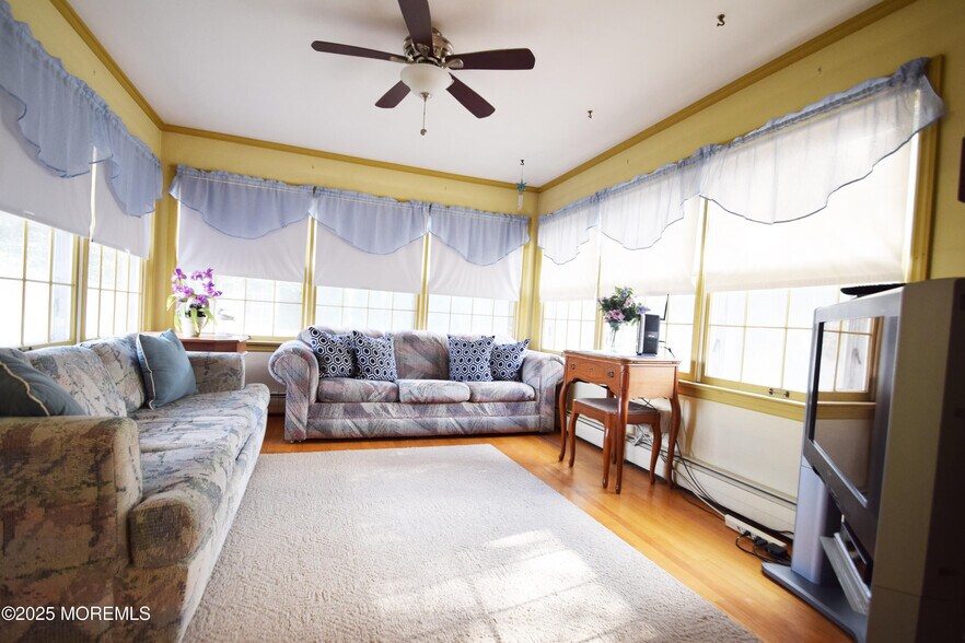 Building Photo - 204 Neptune Pl