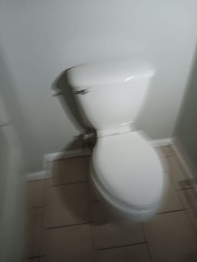 Building Photo - Spacious 3-bedroom, 1.5-bath townhome available