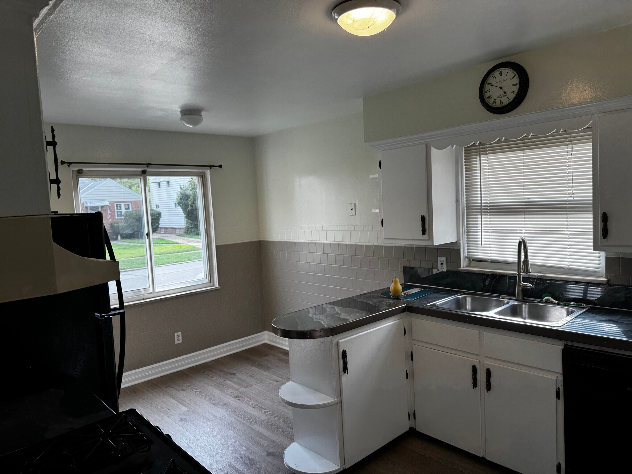 Building Photo - 2810 Fortune Ave