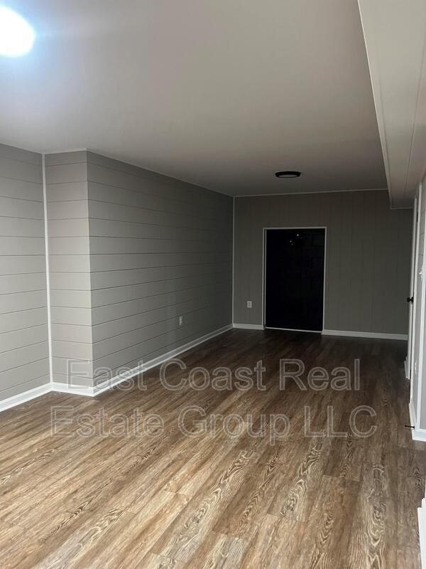 Building Photo - 18061 Crampton Ln