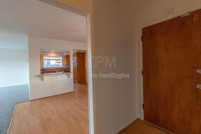 Building Photo - 713 San Francis Ave