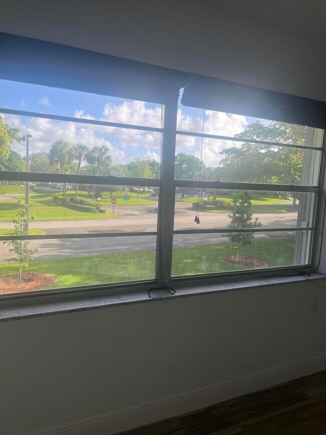 Building Photo - 2614 Nassau Bend