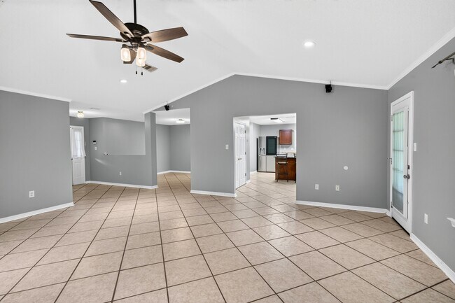 Building Photo - 11321 Peyton Dr