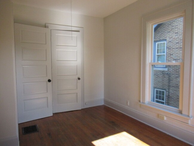 Building Photo - Four-bedroom Eastside Home