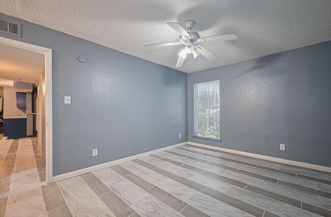 Building Photo - 12615 Brookglade Cir