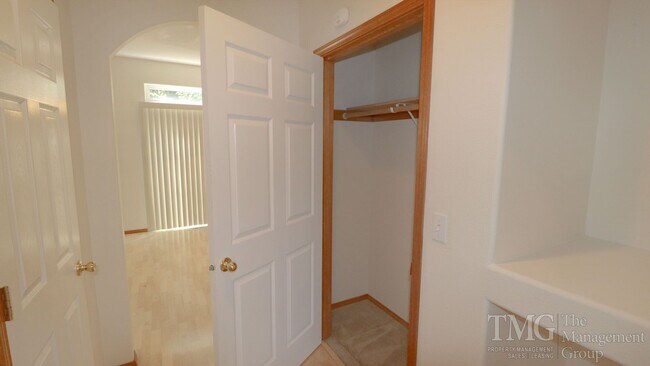 Building Photo - Beautiful 4-Bedroom Home with Custom Finishes & Thoughtful Layout