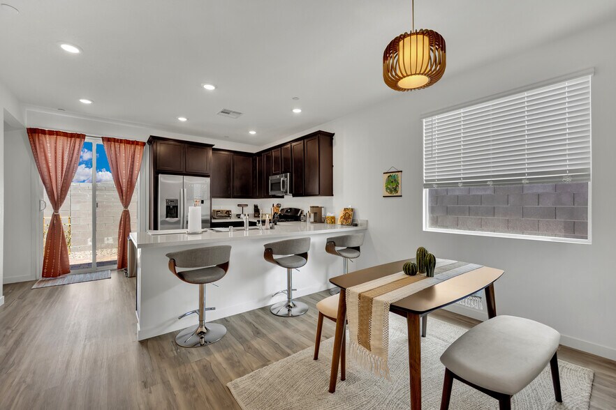 Building Photo - 9440 Sequoia Ridge Ave