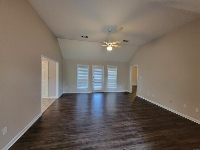Building Photo - 6501 Juniper Tree Ln