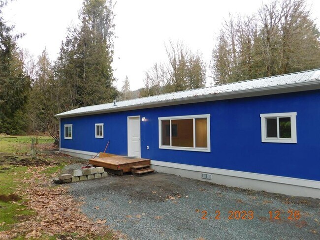 Building Photo - 44217 Leonard Rd