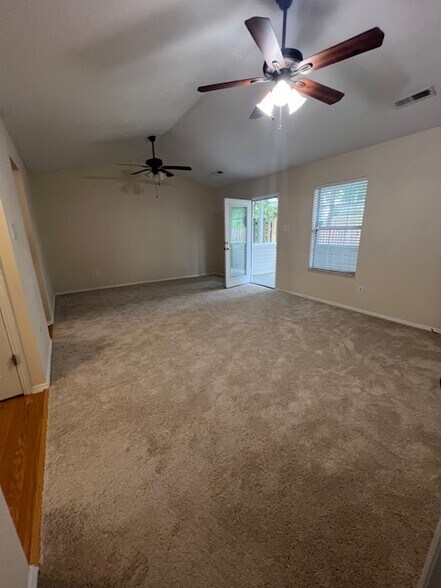 Building Photo - 1005 Brittany Deanne Ln