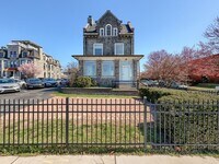 Building Photo - 1701 N Front St