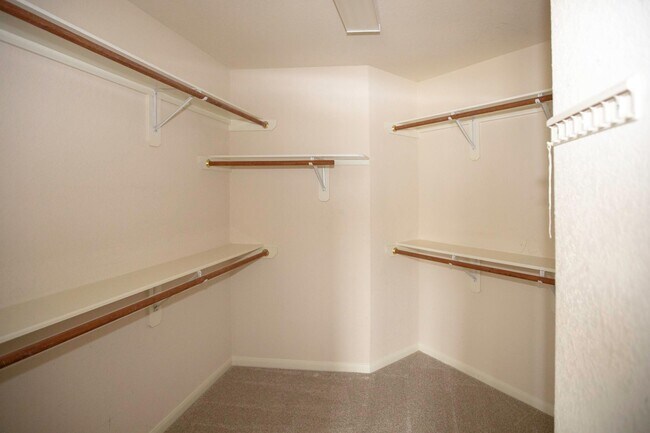 Building Photo - 3006 Reindeer Crescent
