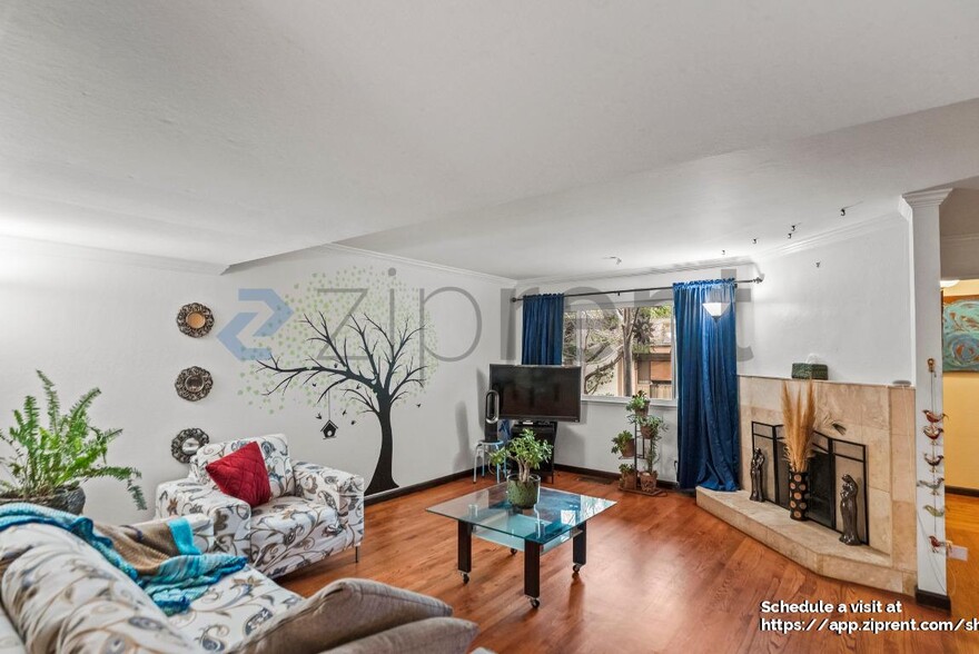 Building Photo - 6090 Calle De Amor