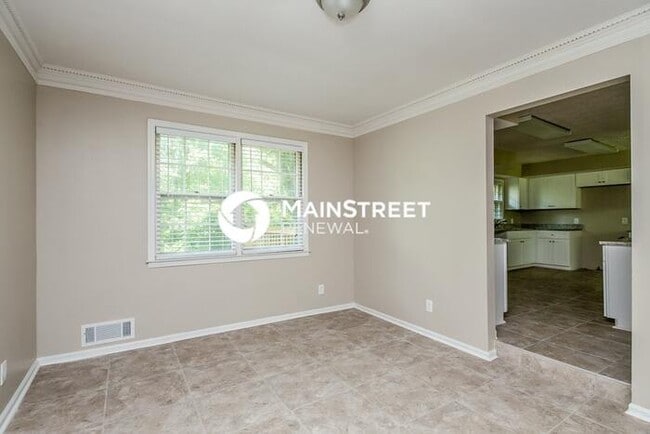Building Photo - 3 Bedroom Pet-Friendly Home in Lithonia, GA with Main Street Renewal
