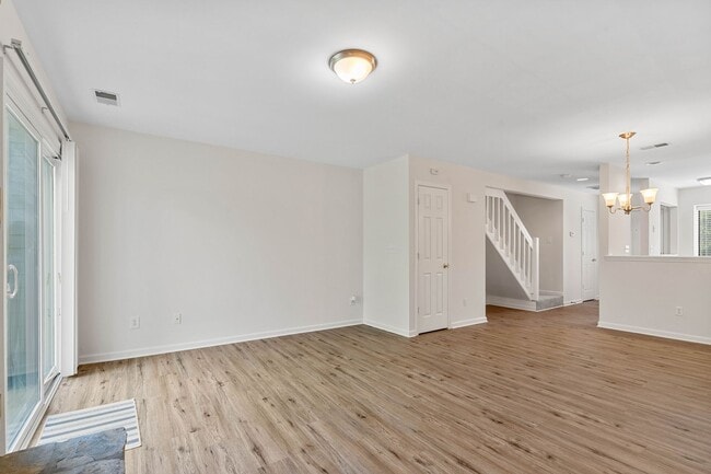 Building Photo - Raintree Country Club Townhome for Rent