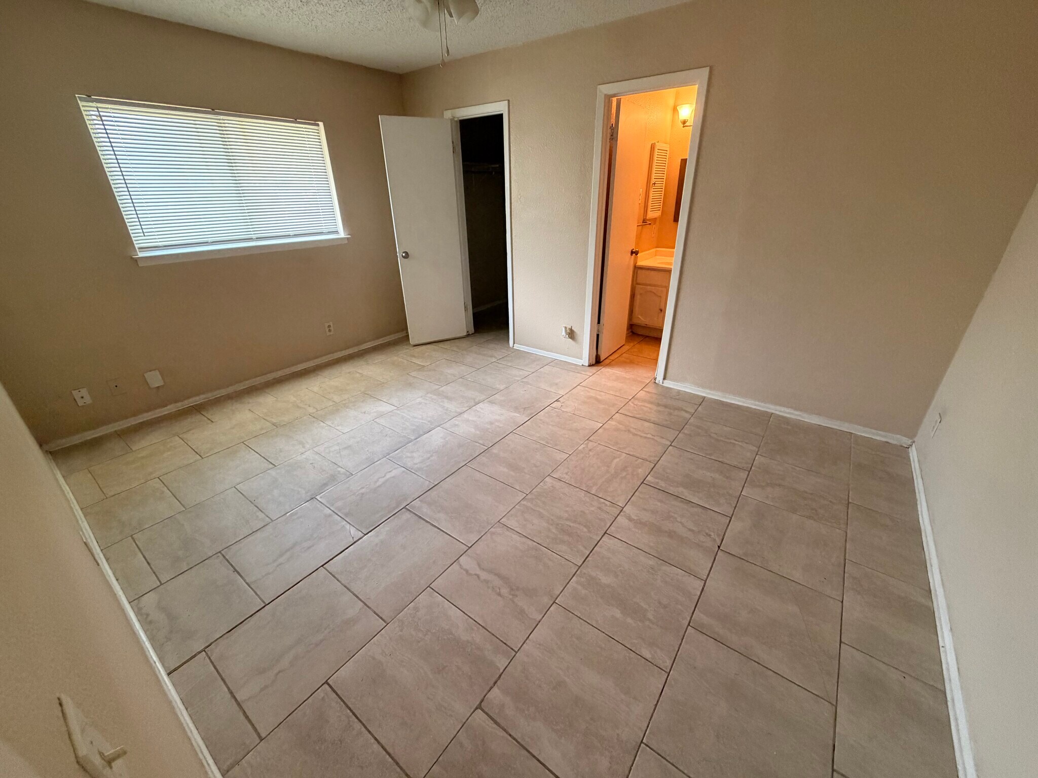 Building Photo - 5910 Lubbers Way