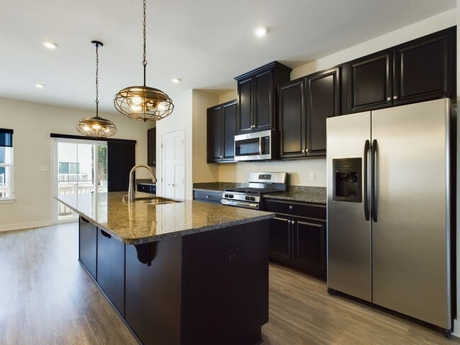 Building Photo - 537 Crofton Village Terrace