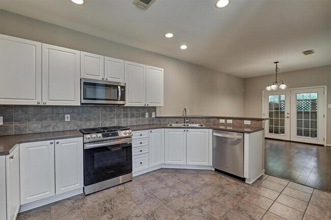 Building Photo - 83 Woodlily Pl