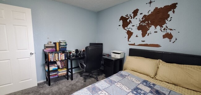 Building Photo - Maplewood Hills 2 Bedroom End Unit Townhome