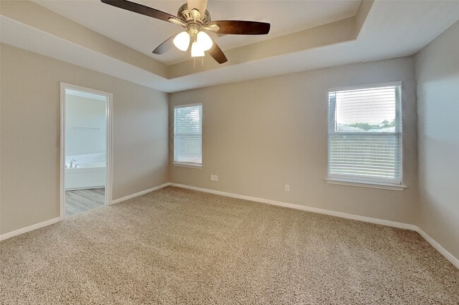 Building Photo - 16280 Sun View Ln