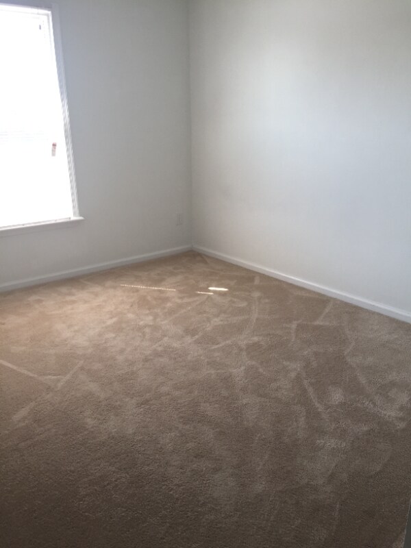 Building Photo - 728 Kennesaw Ct