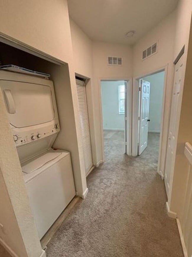 Building Photo - 4323 BRAXTON AVE