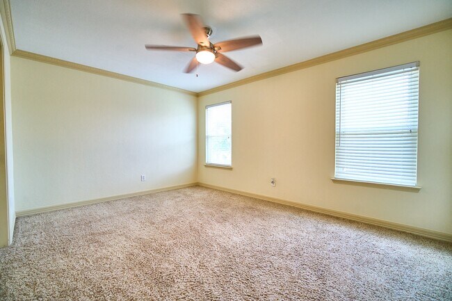 Building Photo - 14811 Wintercove Ct